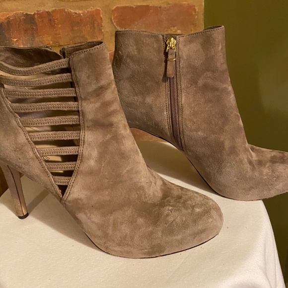 Via Spiga | Taupe Suede Booties, Stiletto Heel, Platform Toe, Size 10 - Picture 1 of 12